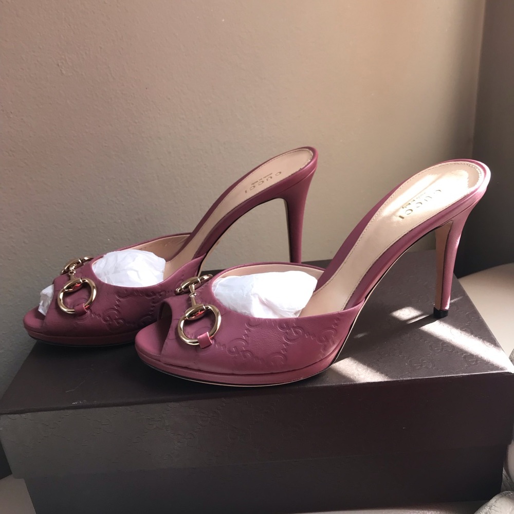 Gucci Embossed Sandals - Picture 2 of 8